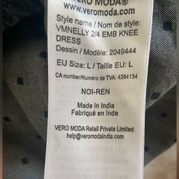 Embroidered Denim blue and white dress - Picture 5 of 5